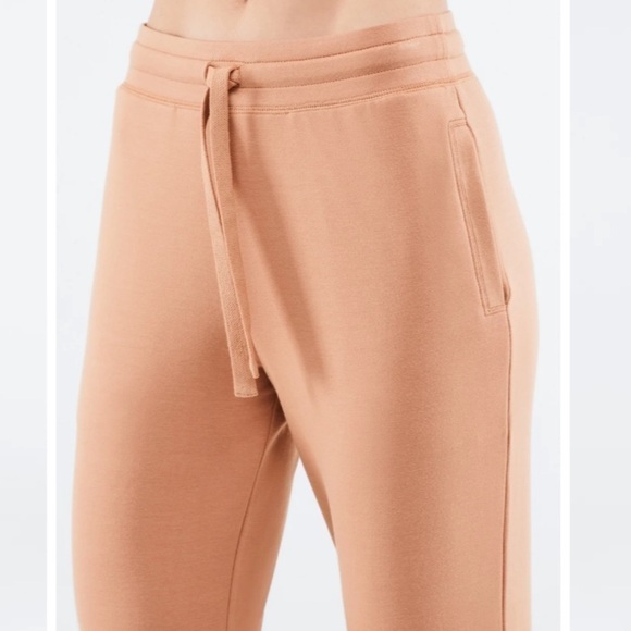 Fabletics Luxe Terry Jogger Driftscape Tan Clay Sweatpants High Rise size Medium - Picture 3 of 9